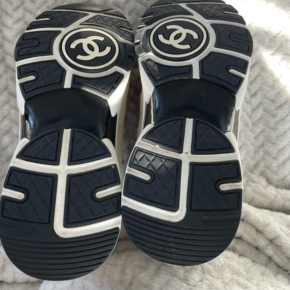 Chanel Classic Monogram Logo Trainer White/Blue 39 - Picture 6 of 10